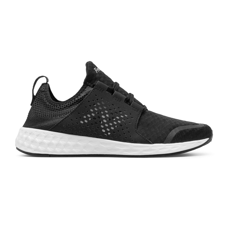 New Balance – Black/White Fresh Foam Running Shoes (MCRUZBK)